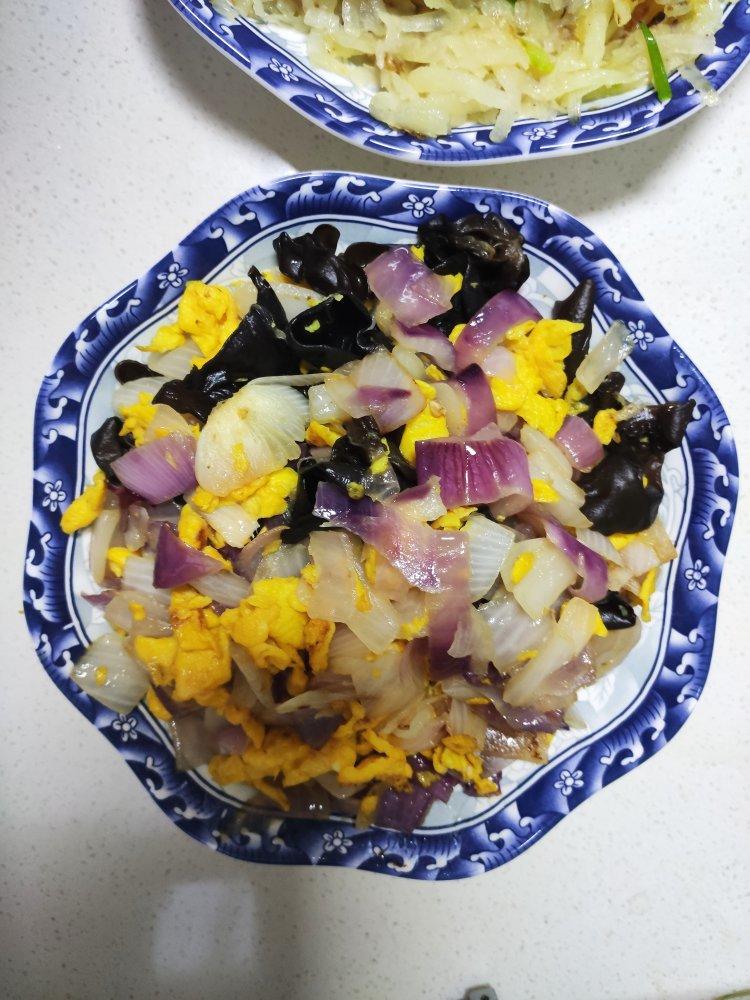 洋葱木耳鸡蛋炒肉