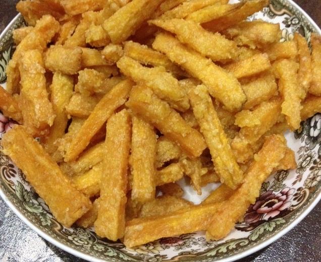 蛋黄焗薯条的做法