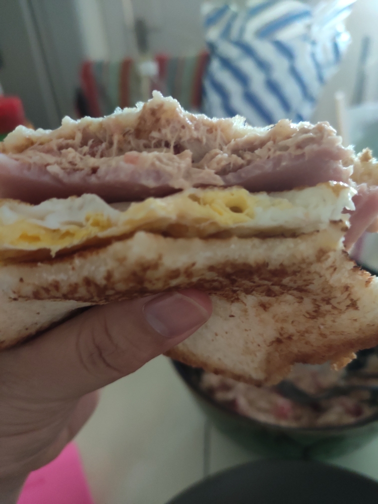 丰盛的早餐三明治的做法