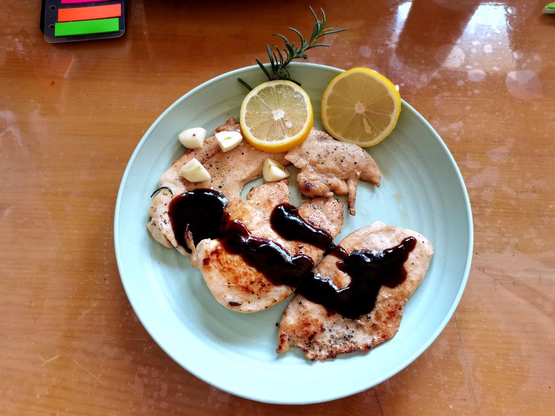 【嫩煎鸡胸肉】