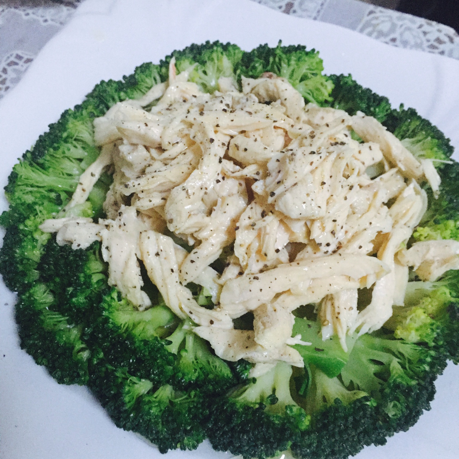 油醋汁鸡肉蔬菜沙拉