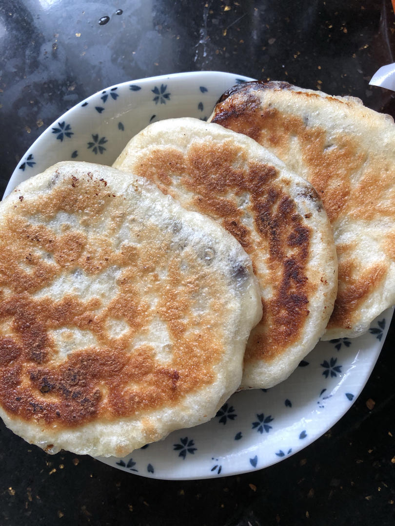要多诱人有多诱人的白糖饼，家常味儿的哦