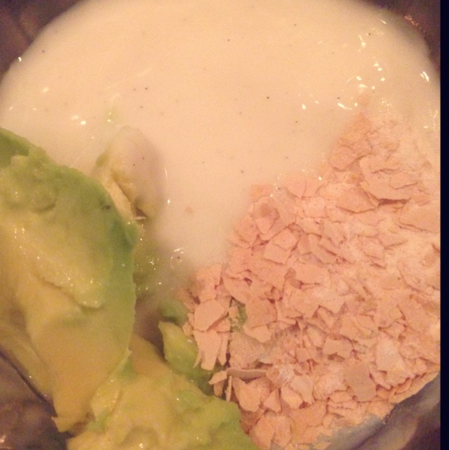 鳄梨燕麦牛奶