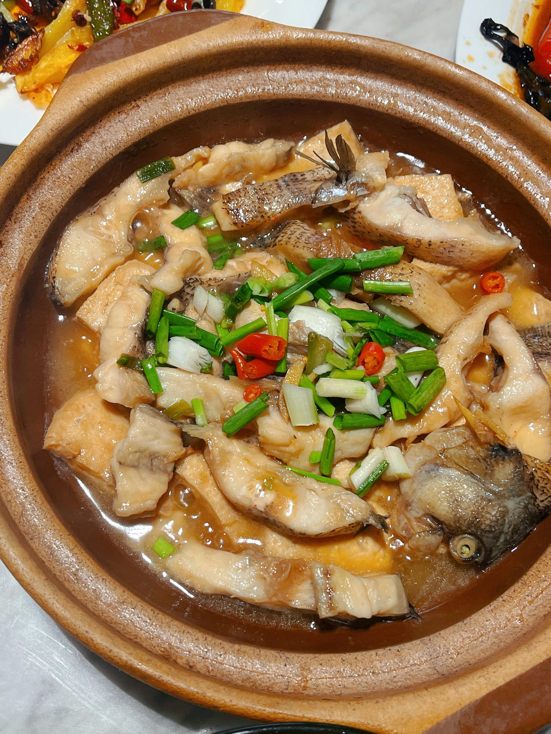 鲜嫩豆腐鲈鱼煲