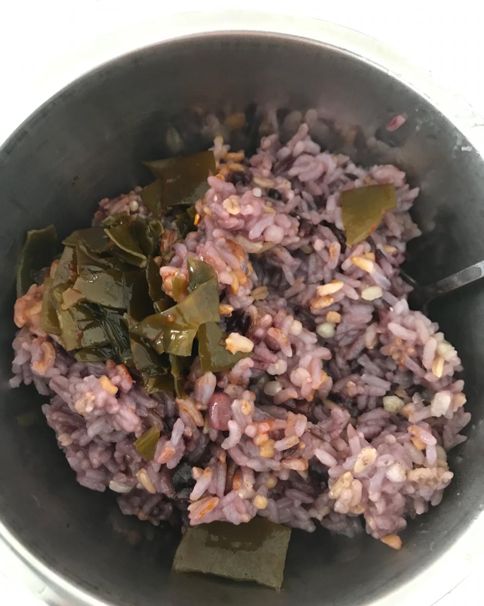 铸铁锅米饭之杂粮饭