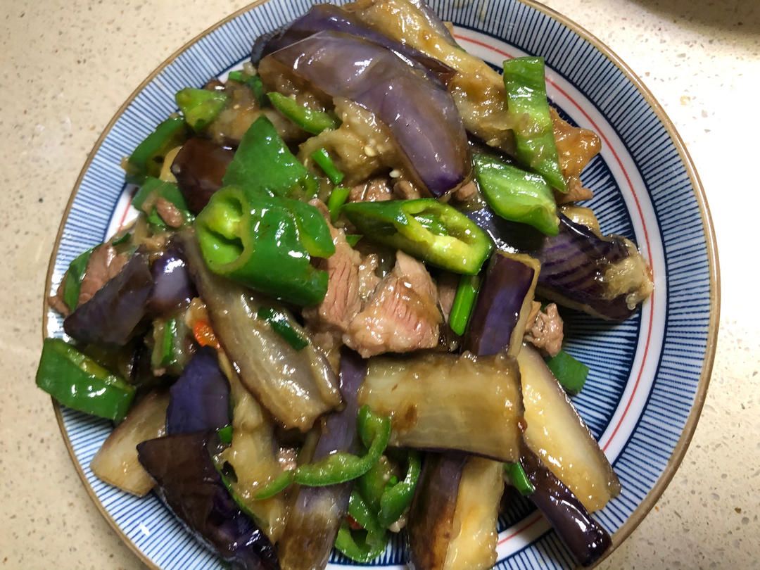 红烧茄子（佐西红柿尖椒）