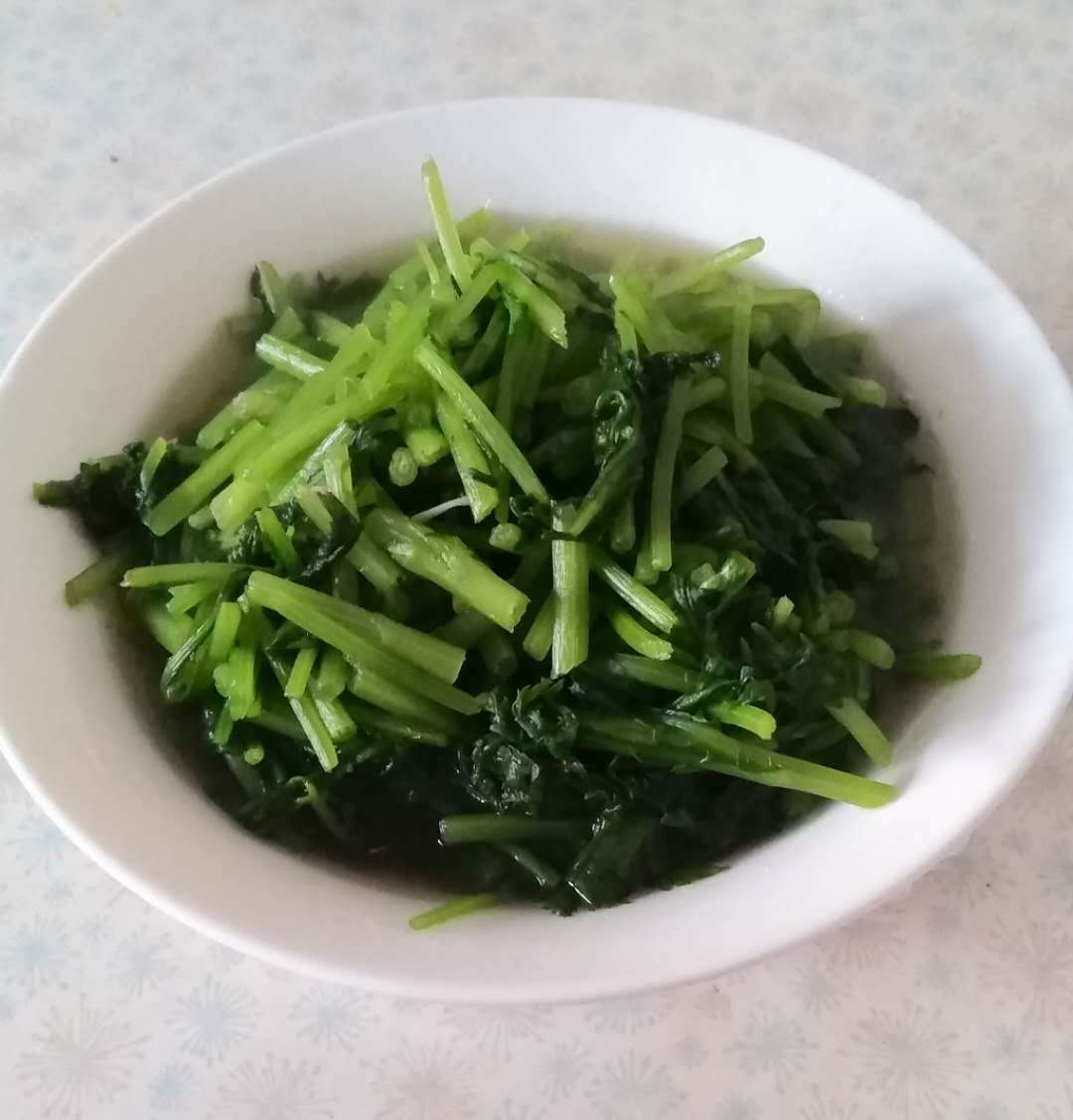 清水煮茼蒿（无油无盐菜）的做法