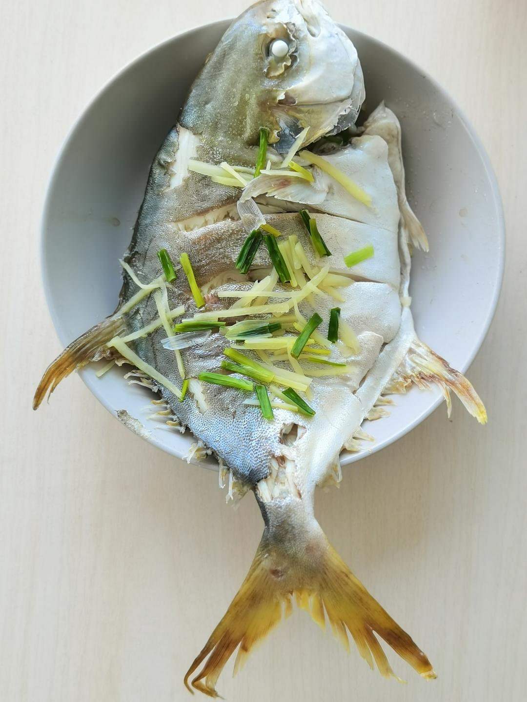 清蒸白鲳鱼