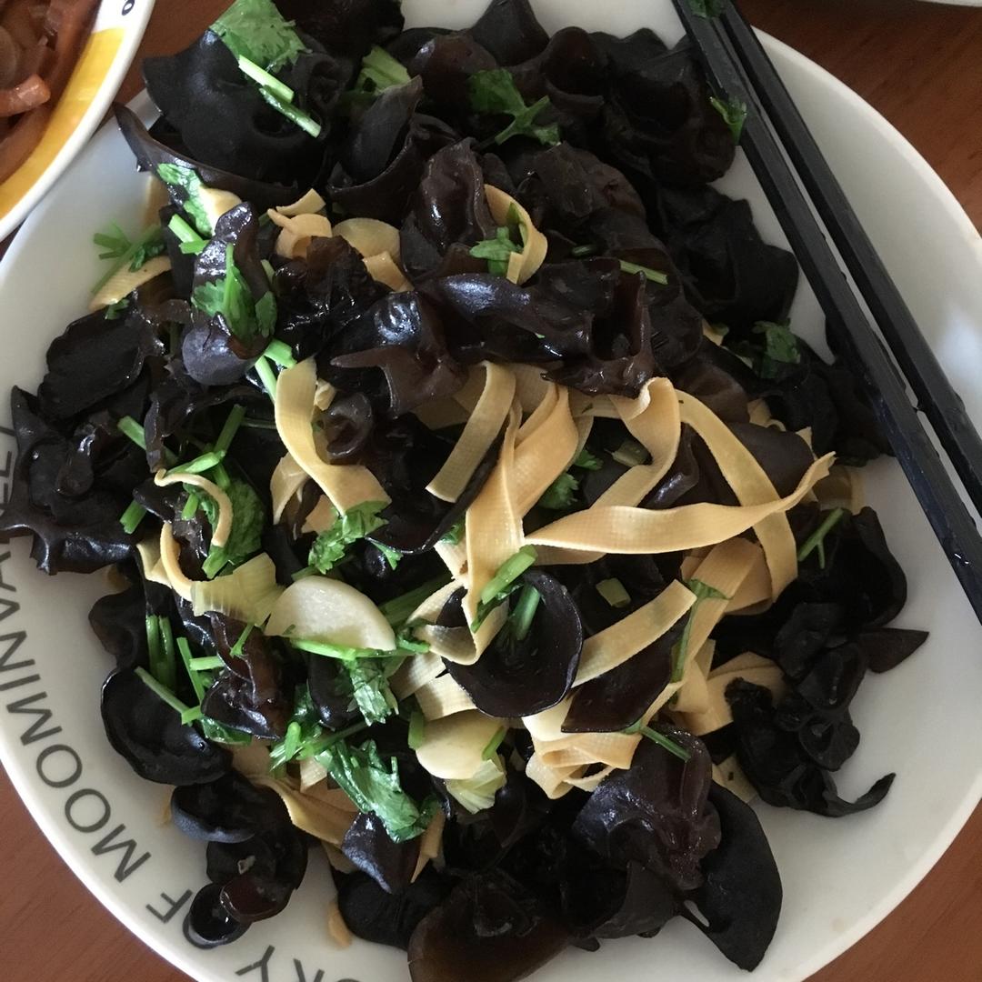 木耳炒豆皮