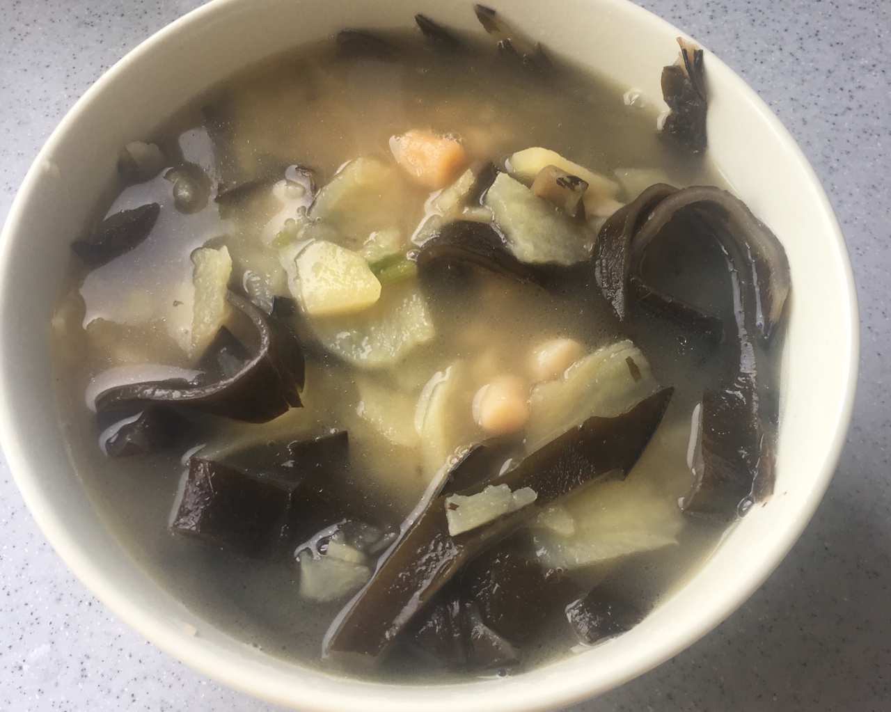 土豆海带滋补汤的做法