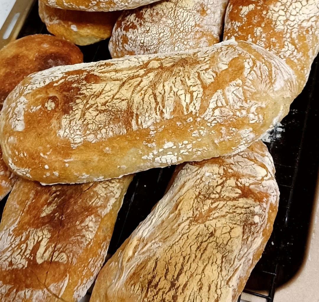 黑全麦恰巴塔！软乎乎的拖鞋面包！