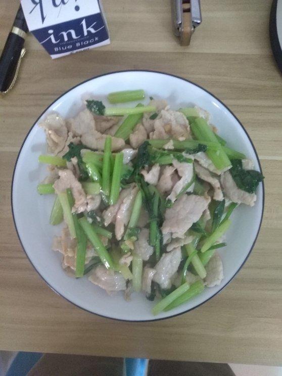 芹菜炒肉