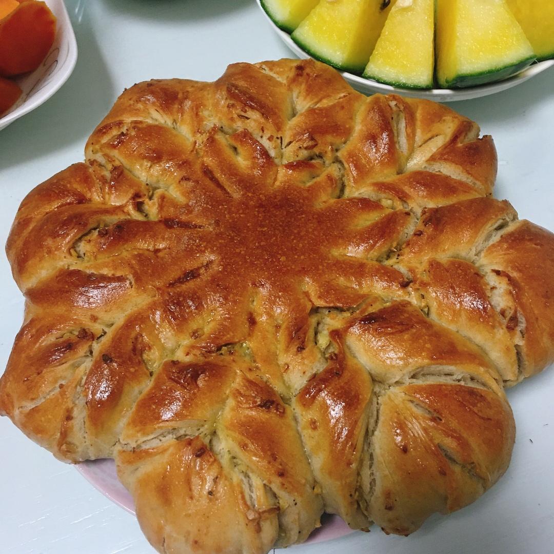 【小高姐】蒜香浓郁 造型优美 不用揉出手膜的面包