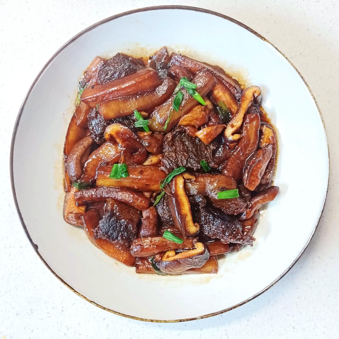 牛肉蘑菇茄子锅