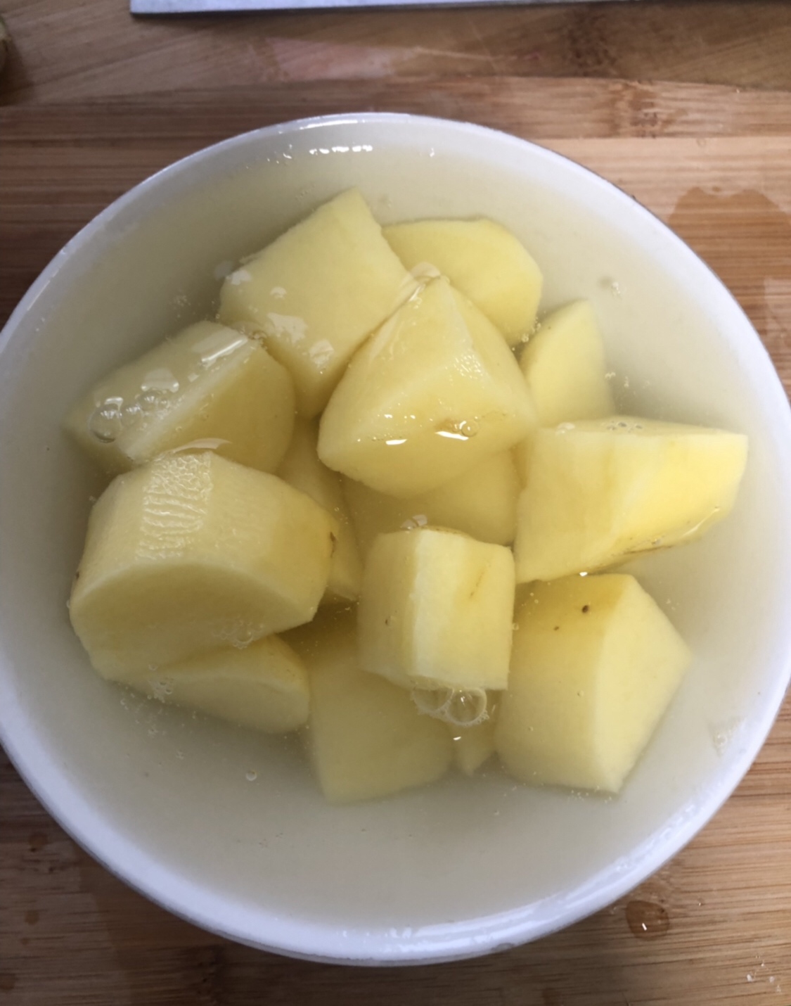 土豆炖鸡爪（软烂）的做法 步骤2