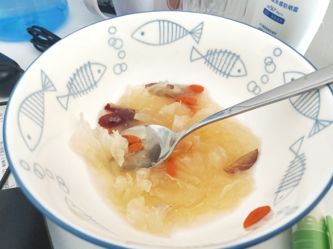 早餐#银耳红枣枸杞汤的做法