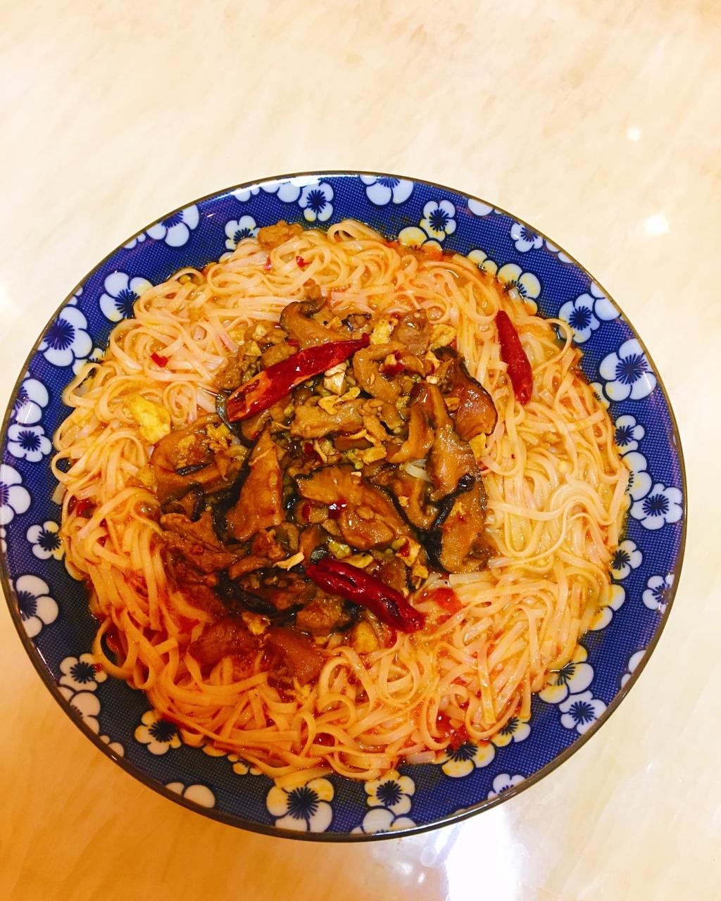 香菇鸡丝面