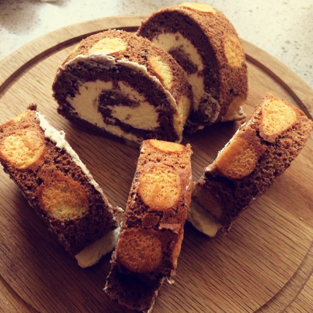 可可奶油波点蛋糕卷