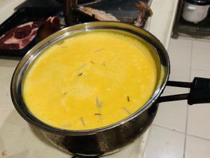 南瓜淡奶浓汤的做法 步骤5