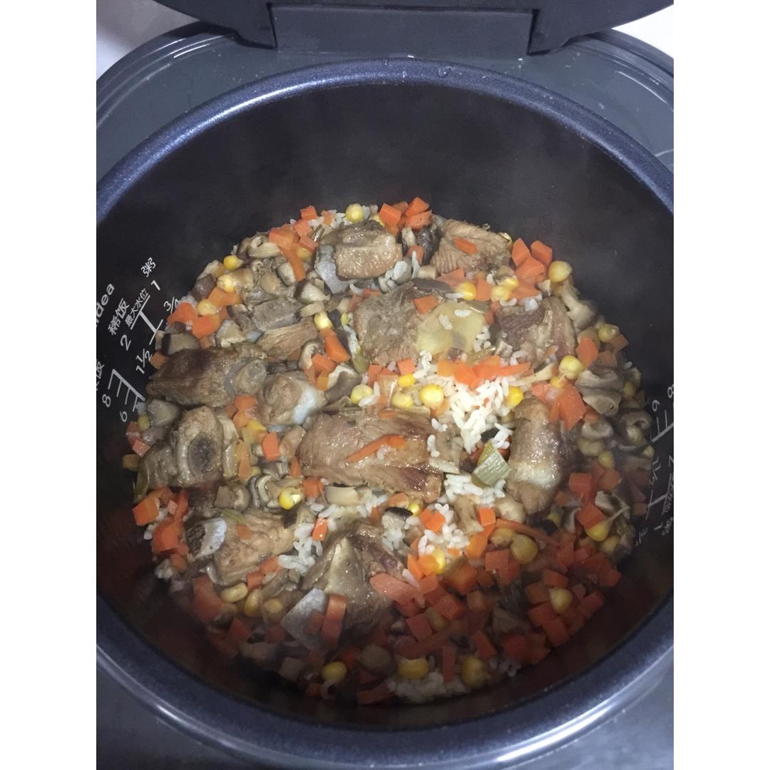 喷香排骨焖饭（爆好吃）