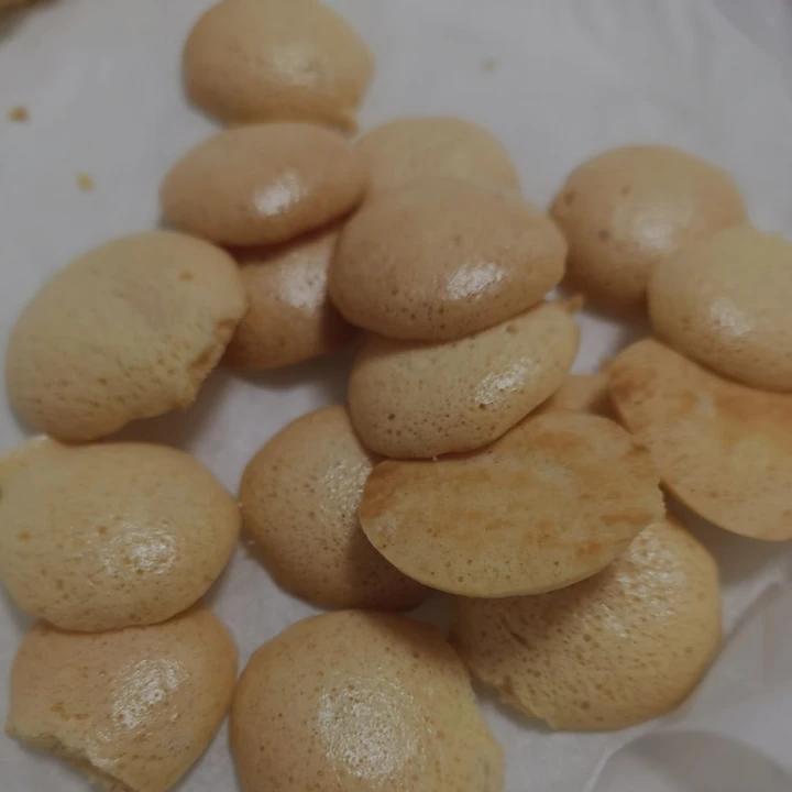 入口酥脆即化的鸡蛋饼干