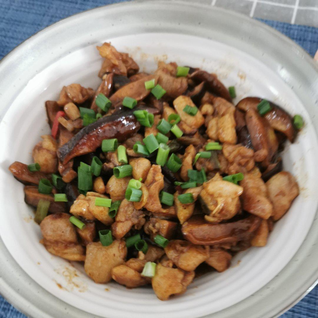 蘑菇滑鸡（香菇滑鸡）