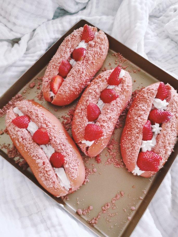 粉色少女心草莓奶油面包#晚餐612020年2月29日#2020-02-293172