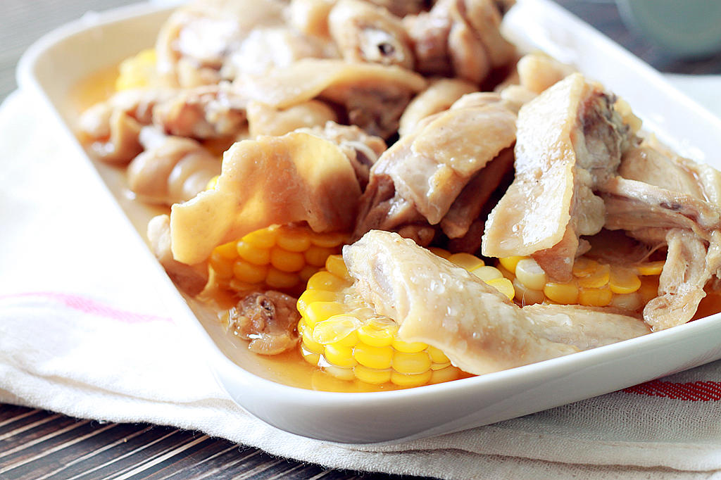 【北鼎蒸炖锅】玉米蒸文昌鸡的做法