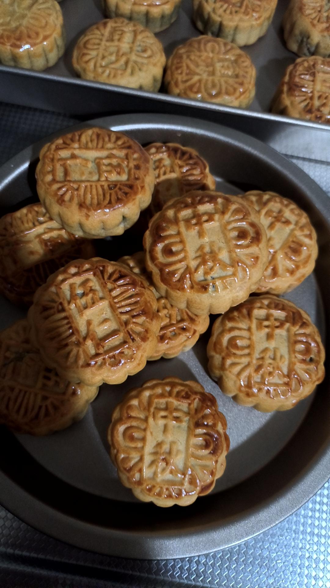 广式月饼—蛋黄莲蓉月饼