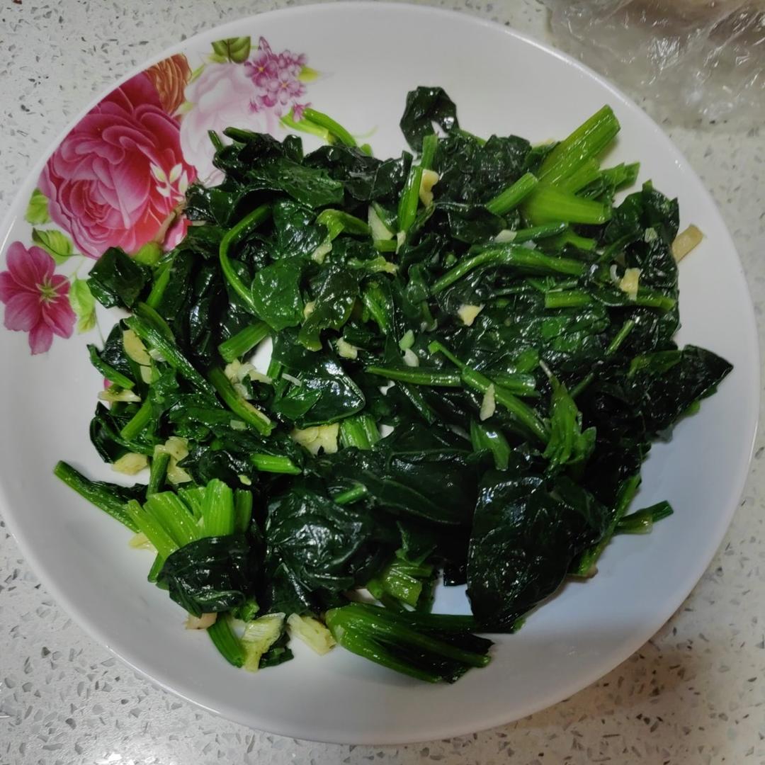 不涩口又嫩的清炒菠菜