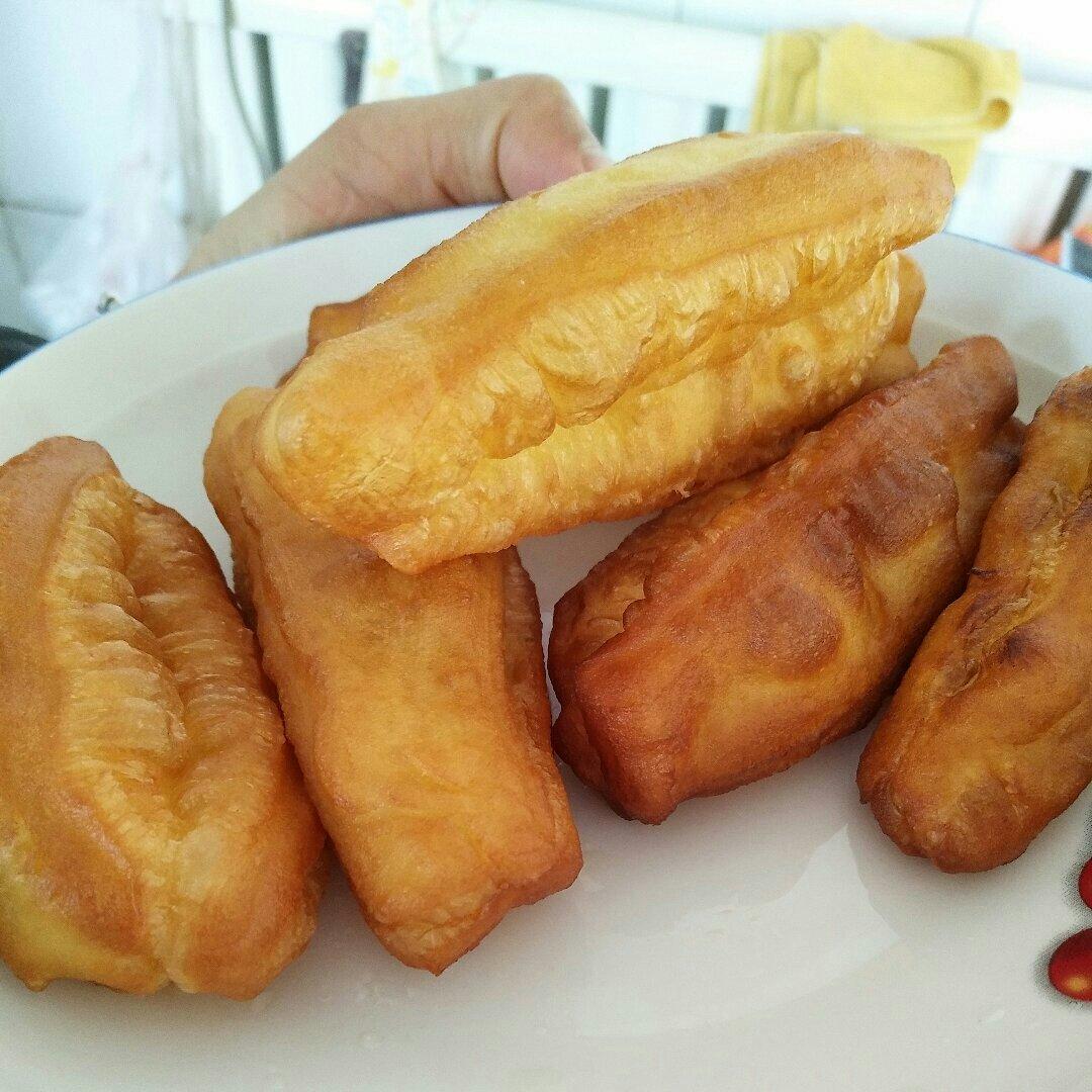 饿不饿，炸根油条给你吃