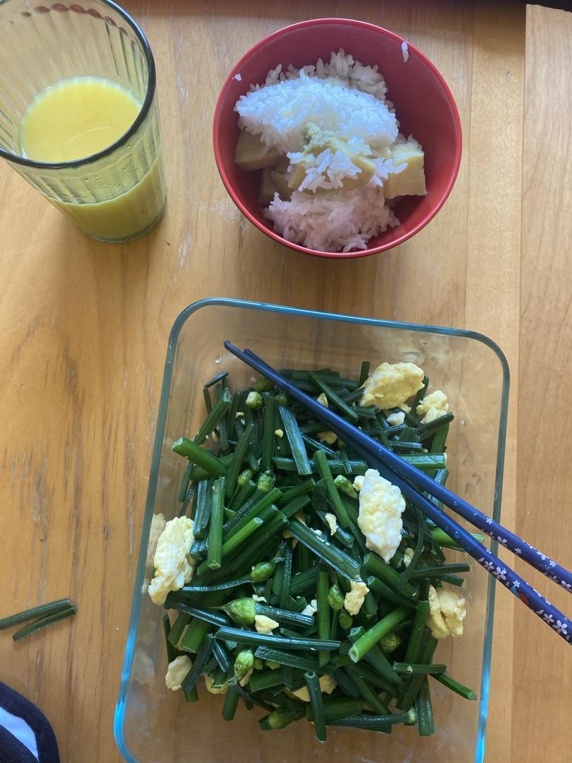 韭菜苔炒蛋