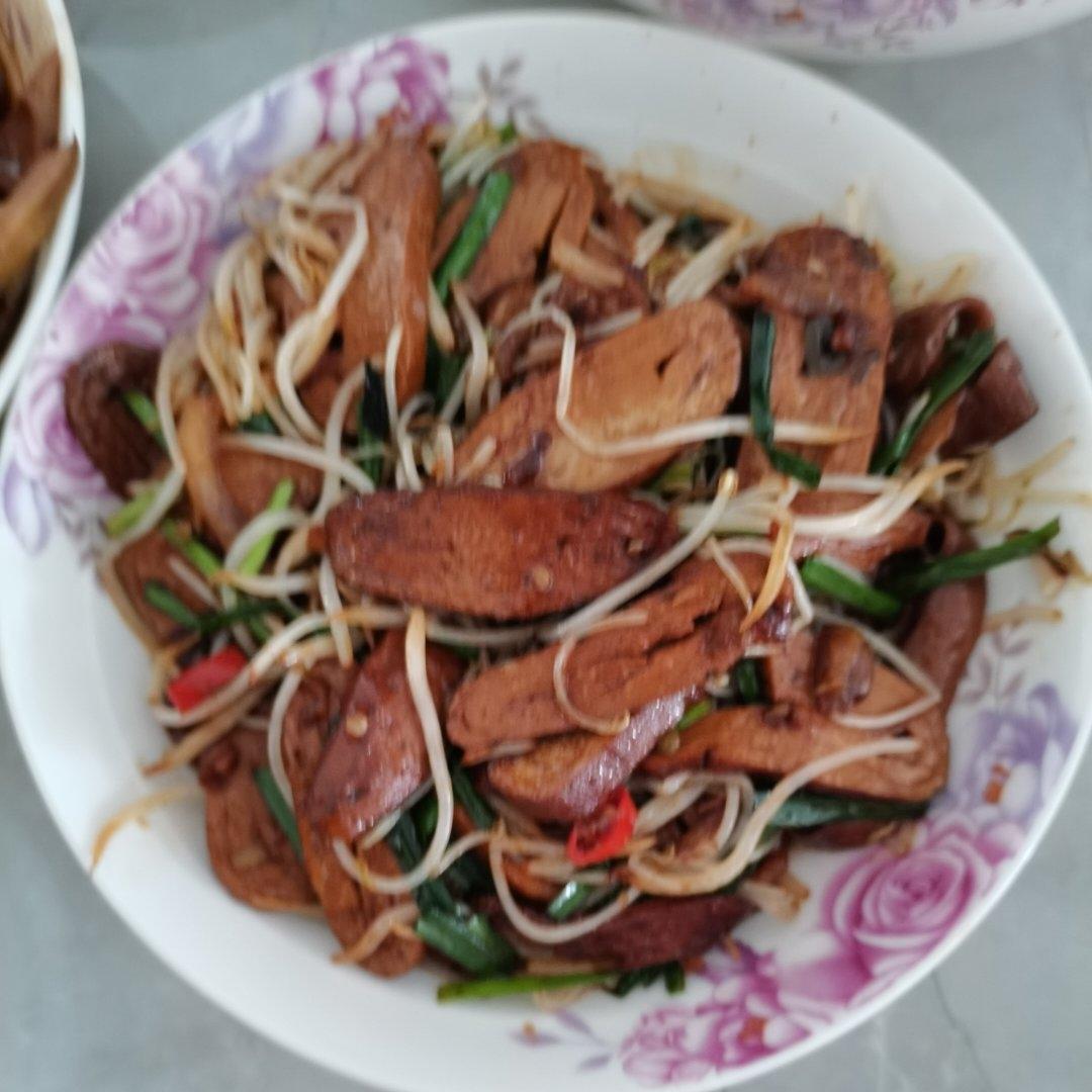 豆芽炒香干