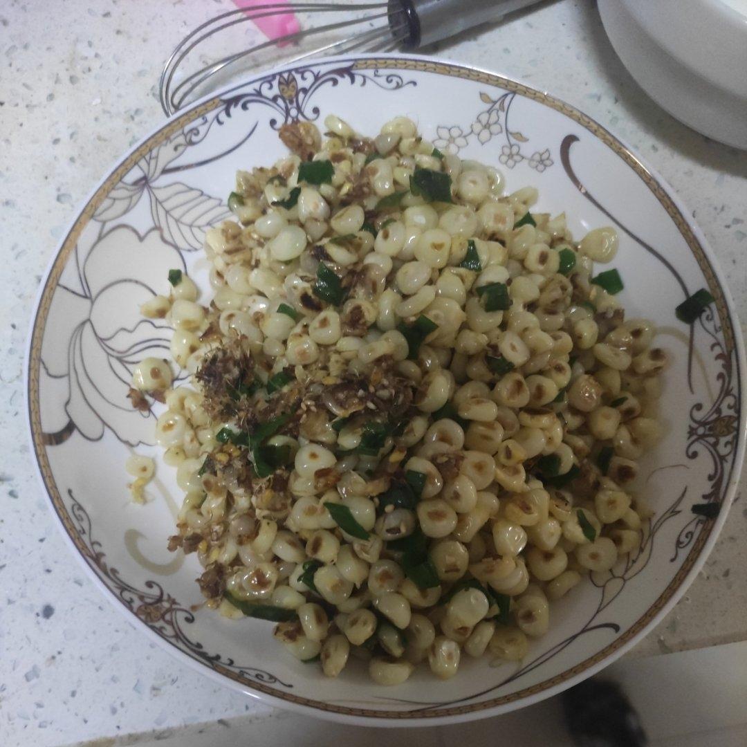 烧烤摊子上论串卖 家里论盘吃的孜然炒玉米