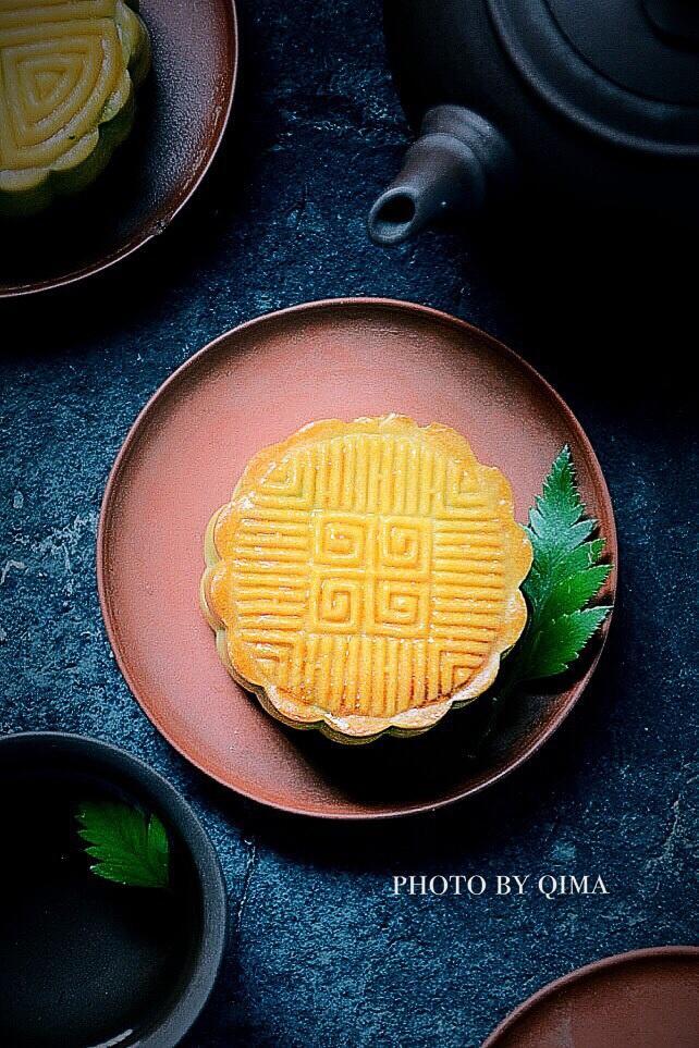广式豆沙蛋黄月饼的做法