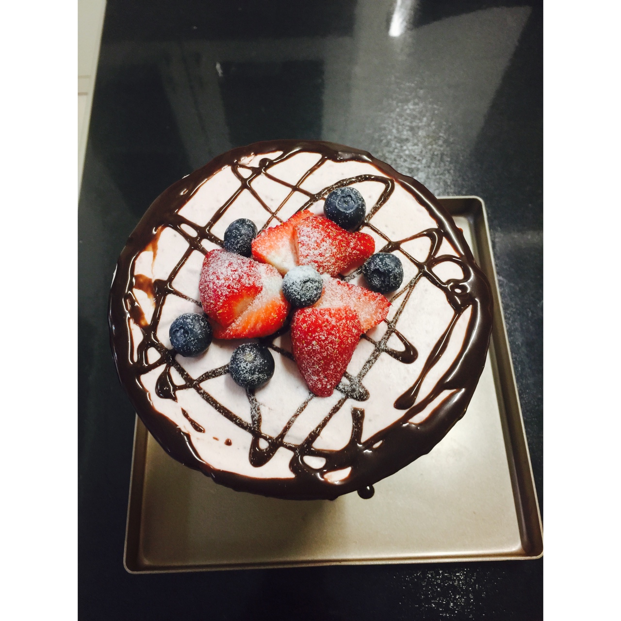 巧克力草莓慕斯蛋糕