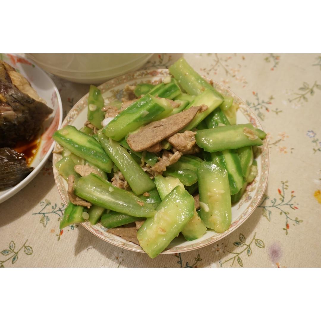 丝瓜炒肉片