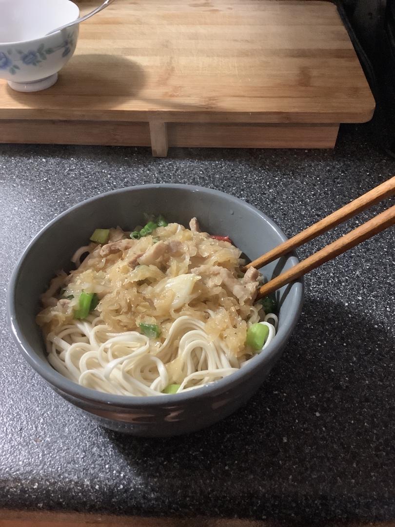 酸菜肉丝面