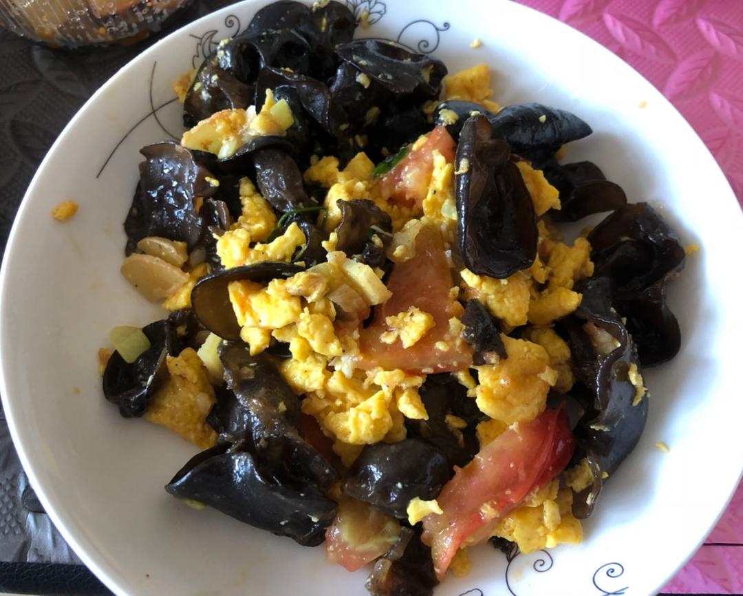 木耳西红柿炒鸡蛋