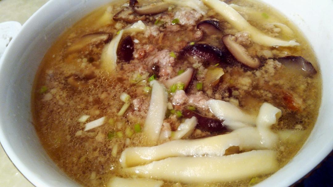 牛肉刀削面
