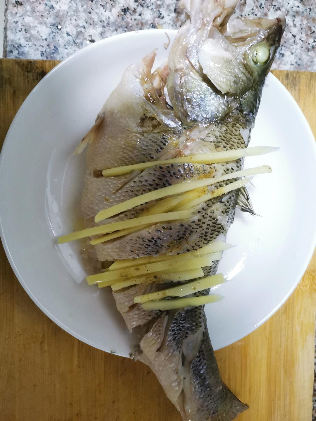 清蒸鲈鱼  宝宝健康食谱