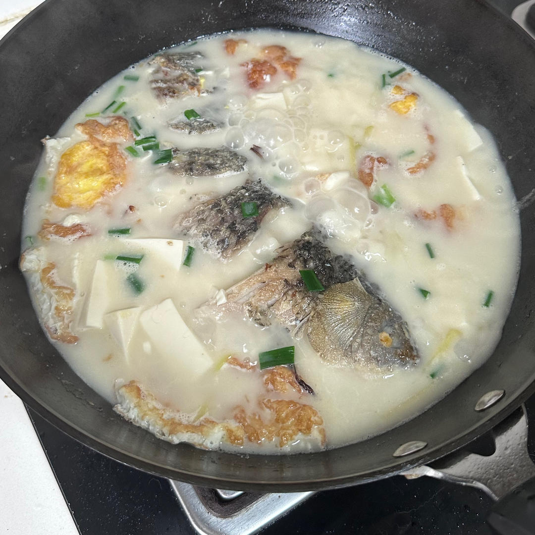 鲫鱼汤(鲫鱼豆腐汤)