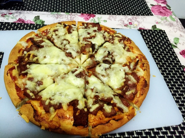 厚底鲜虾培根披萨