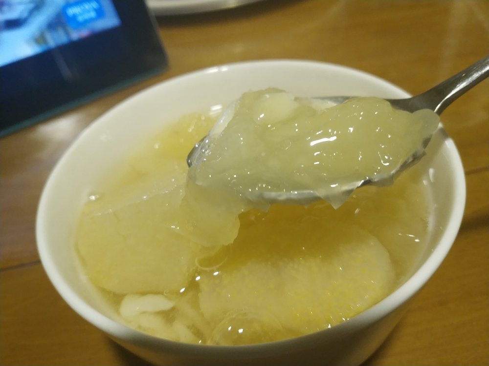 银耳百合梨炖冰糖