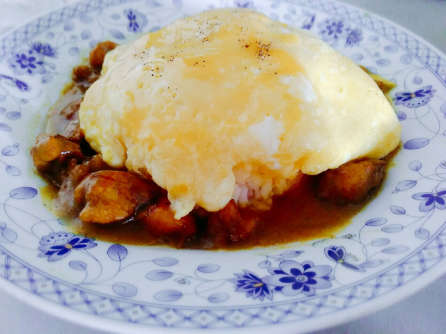 奶香鸡肉咖喱蛋包饭