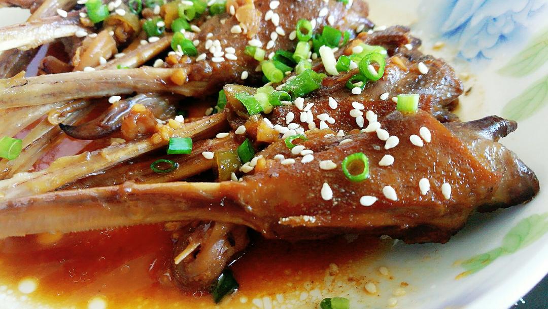 林诗雅做的椒盐鸭下巴