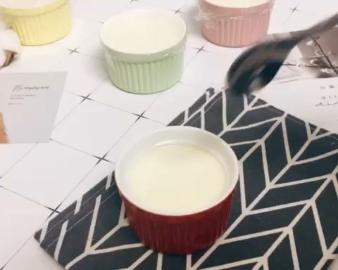 绵绸顺滑淡奶油拉丝酸奶的做法 步骤15
