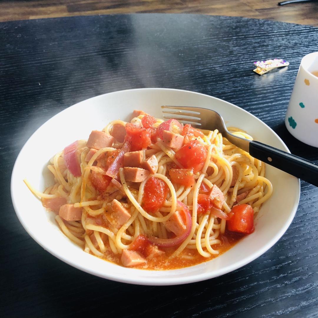 番茄意大利面