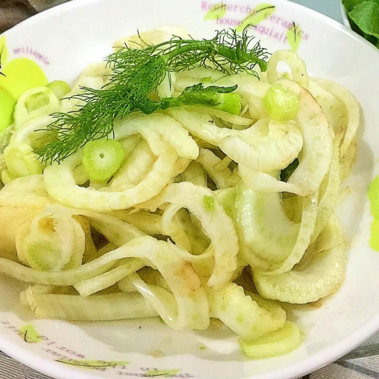 小雅麻麻做的凉拌茴香根