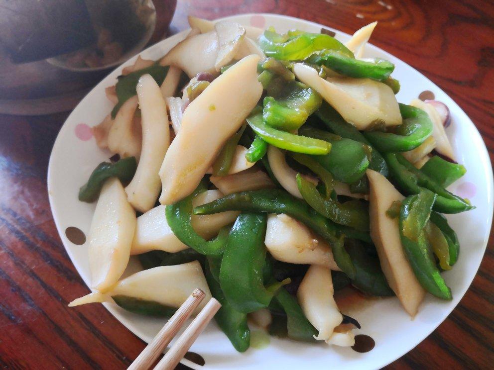 小朋友爱吃的简单菜—墨鱼炒青椒
